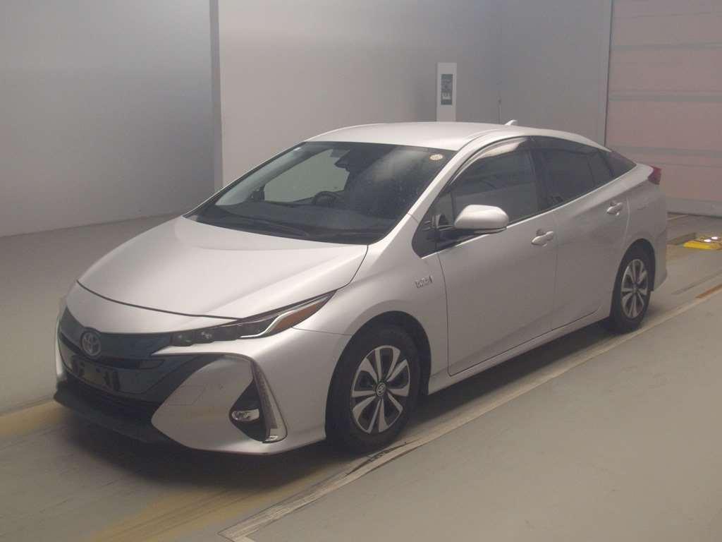 TOYOTA PRIUS PHV