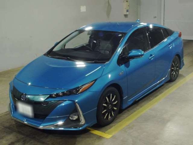 TOYOTA PRIUS PHV