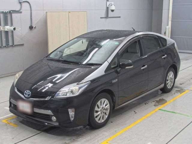 TOYOTA PRIUS PHV