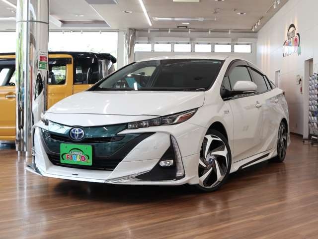TOYOTA PRIUS PHV