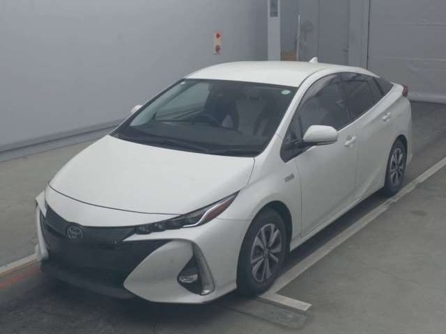TOYOTA PRIUS PHV