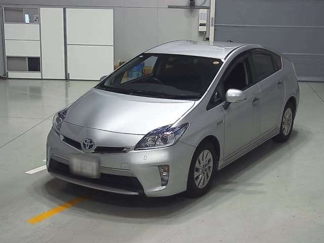 TOYOTA PRIUS PHV