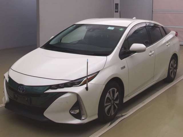 TOYOTA PRIUS PHV