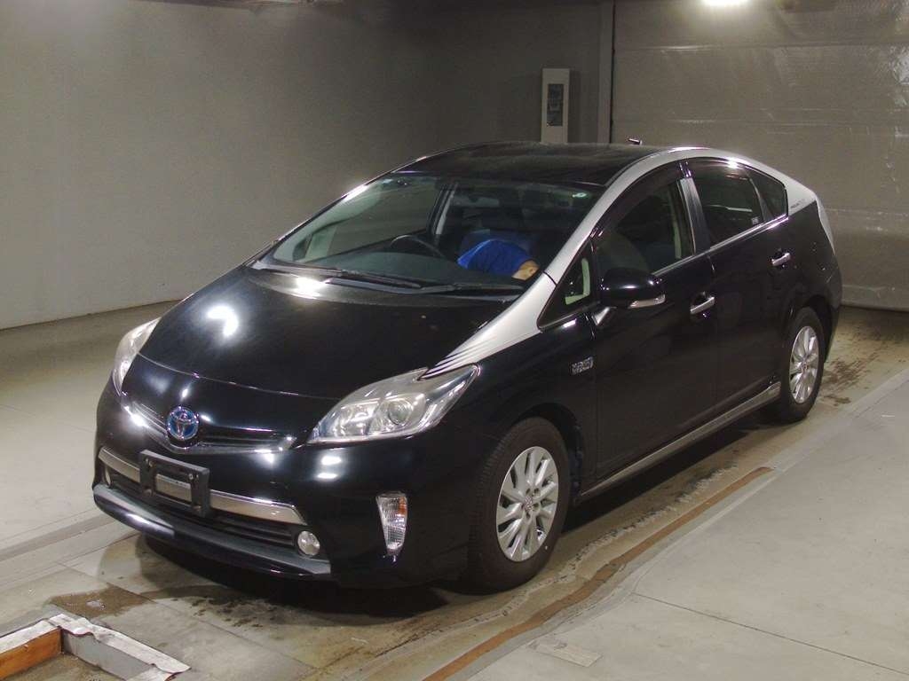TOYOTA PRIUS PHV