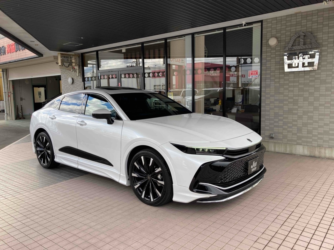 TOYOTA CROWN CROSSOVER