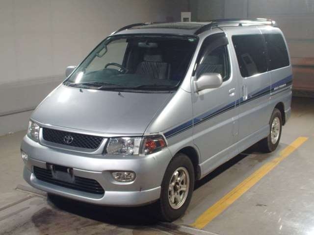 TOYOTA HIACE REGIUS