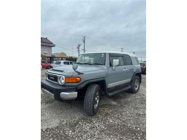TOYOTA FJ CRUISER
