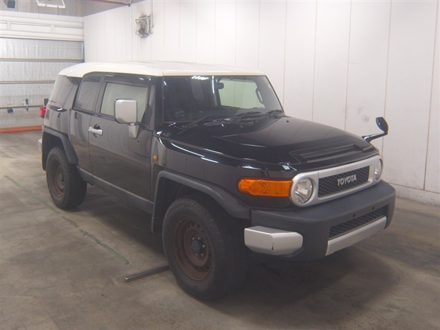 TOYOTA FJ CRUISER
