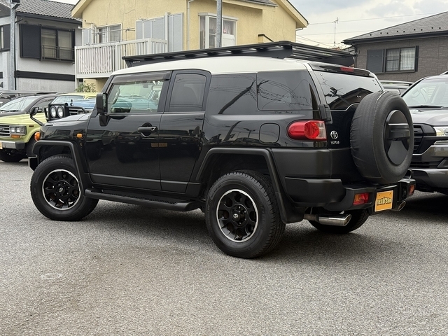 TOYOTA FJ CRUISER
