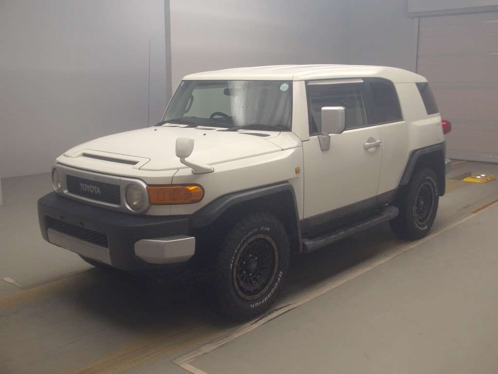 TOYOTA FJ CRUISER
