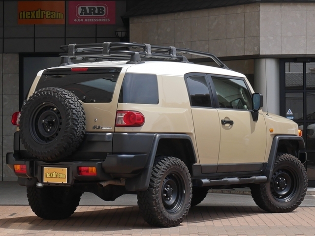 TOYOTA FJ CRUISER