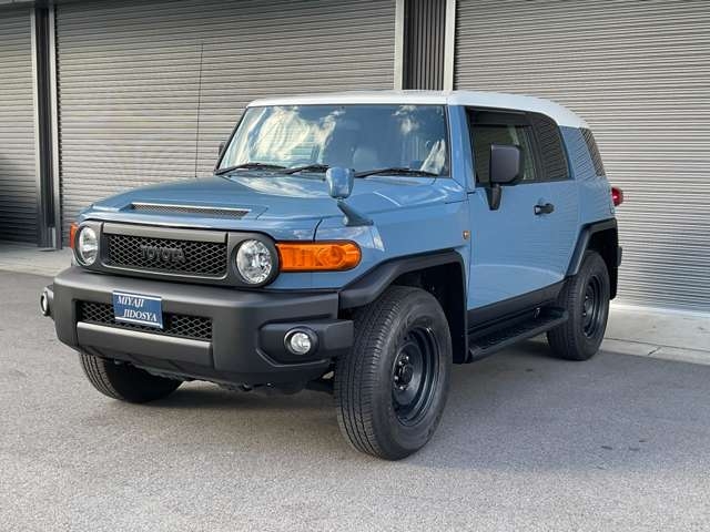TOYOTA FJ CRUISER