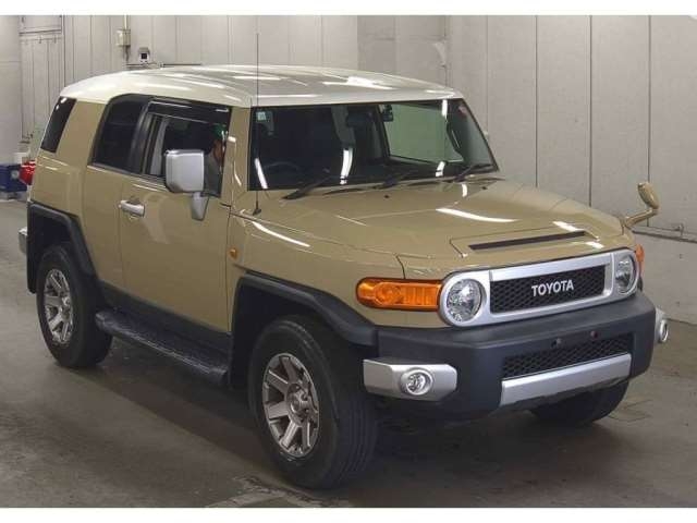 TOYOTA FJ CRUISER