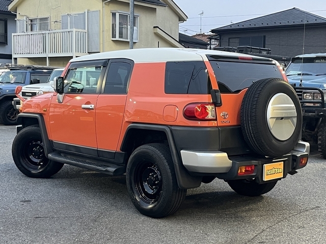 TOYOTA FJ CRUISER