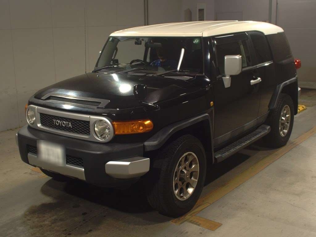 TOYOTA FJ CRUISER