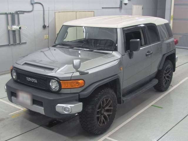 TOYOTA FJ CRUISER