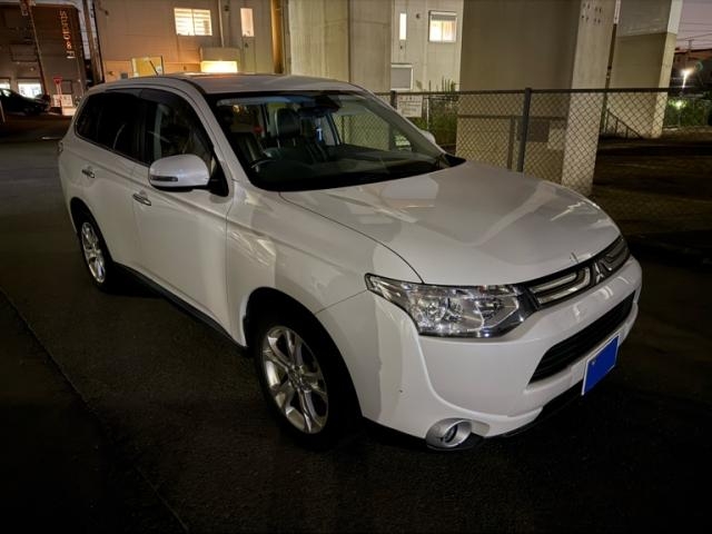 MITSUBISHI OUTLANDER