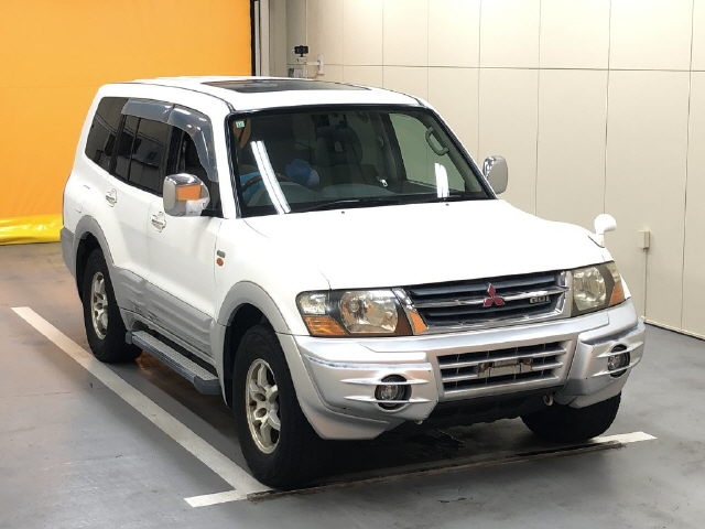 MITSUBISHI PAJERO