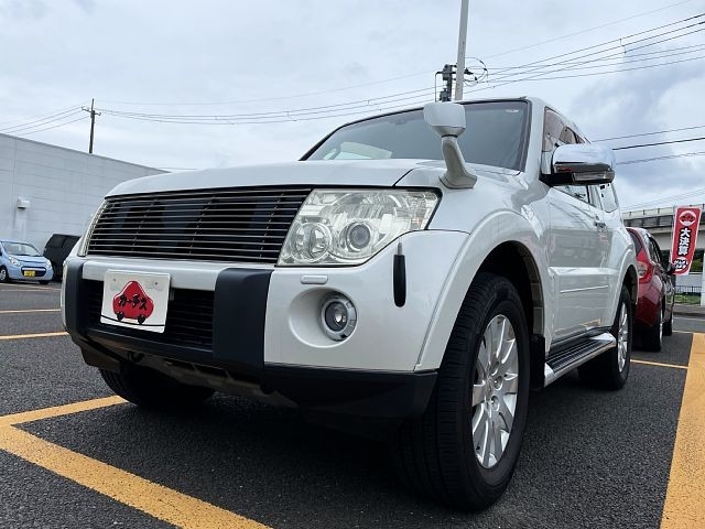 MITSUBISHI PAJERO