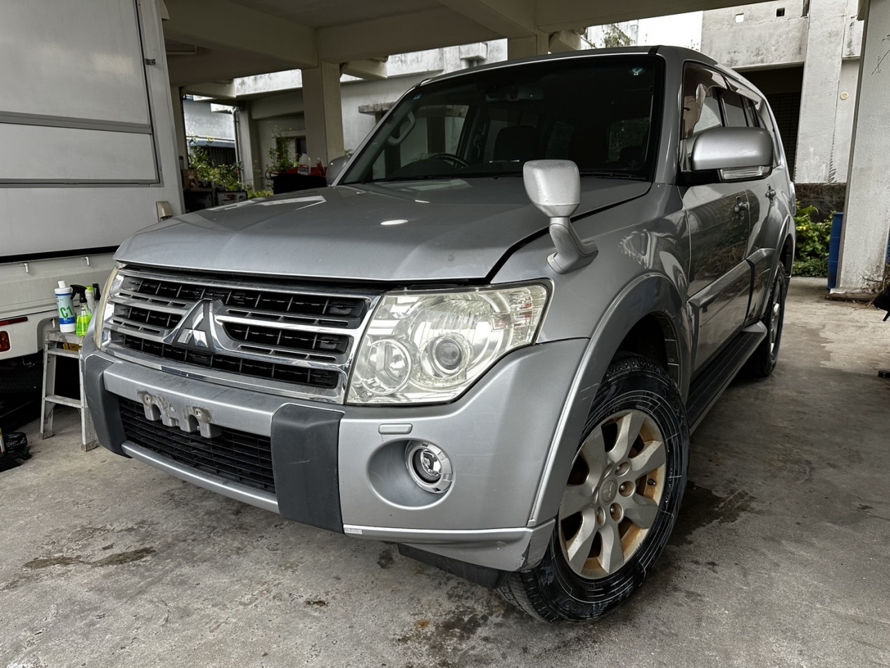 MITSUBISHI PAJERO