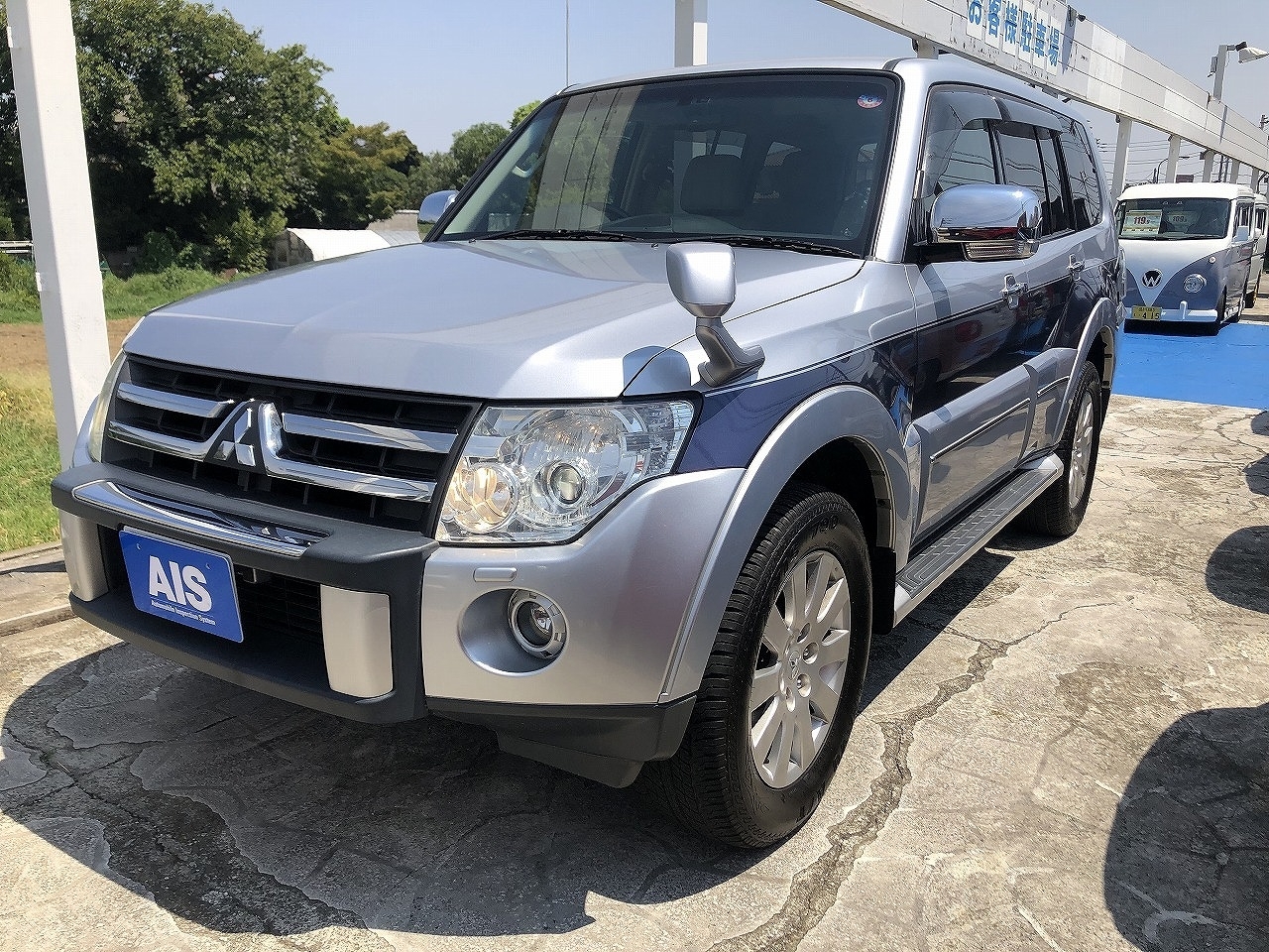 MITSUBISHI PAJERO