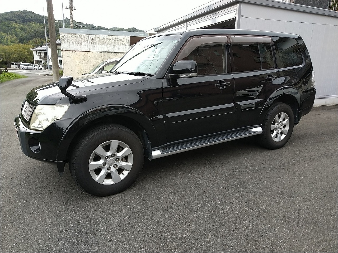 MITSUBISHI PAJERO
