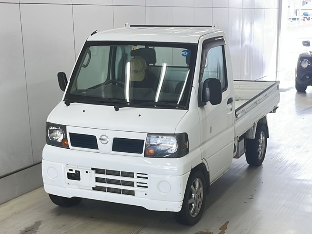 NISSAN CLIPPER TRUCK